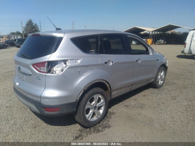 1FMCU9G92FUA81381 Ford ESCAPE SE