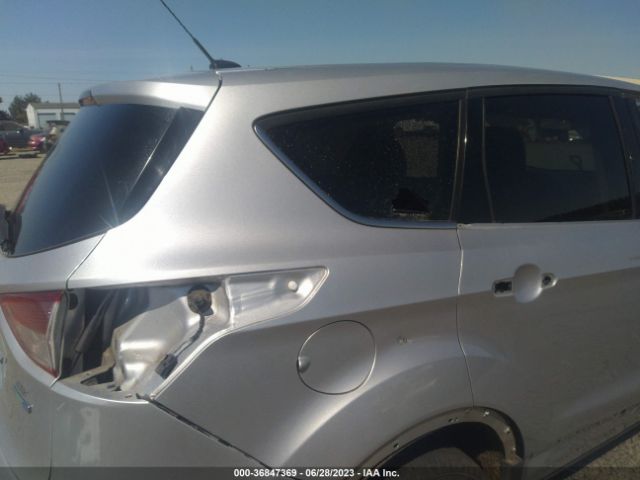 1FMCU9G92FUA81381 Ford ESCAPE SE