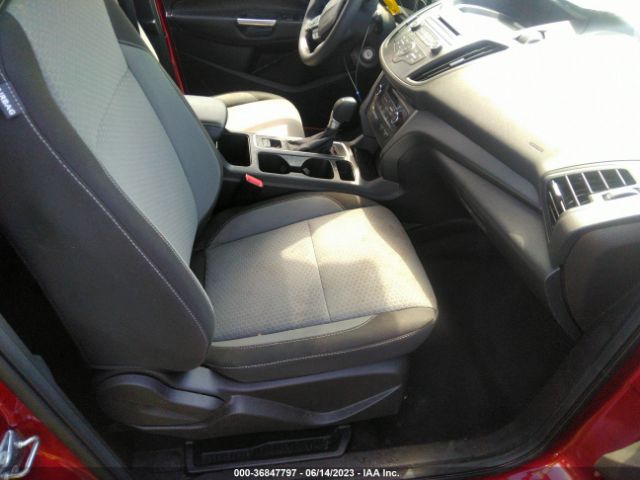 1FMCU0GD7HUA75739 Ford ESCAPE SE