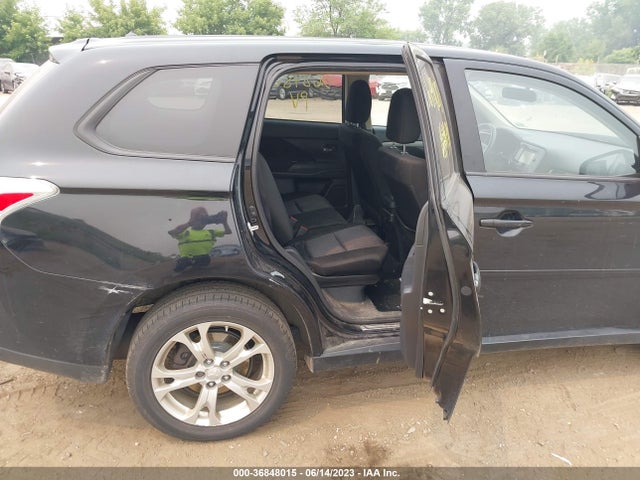 JA4AZ3A36EZ018844 Mitsubishi Outlander Se