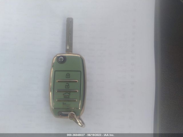 5XYPGDA32KG550825 KIA SORENTO LX