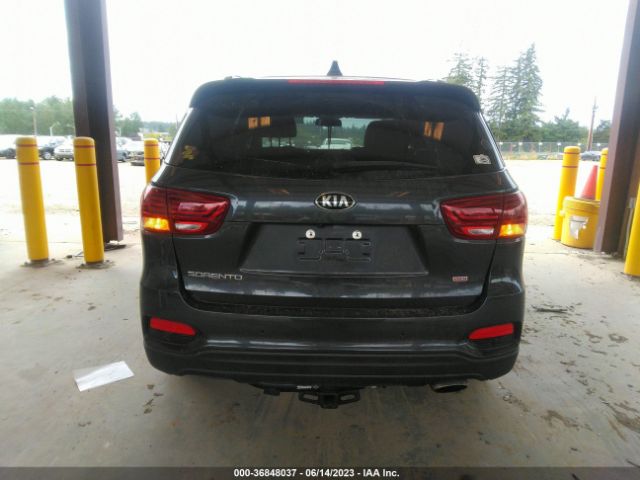 5XYPGDA32KG550825 KIA SORENTO LX