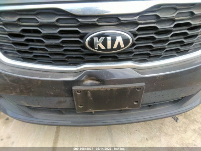 5XYPGDA32KG550825 KIA SORENTO LX