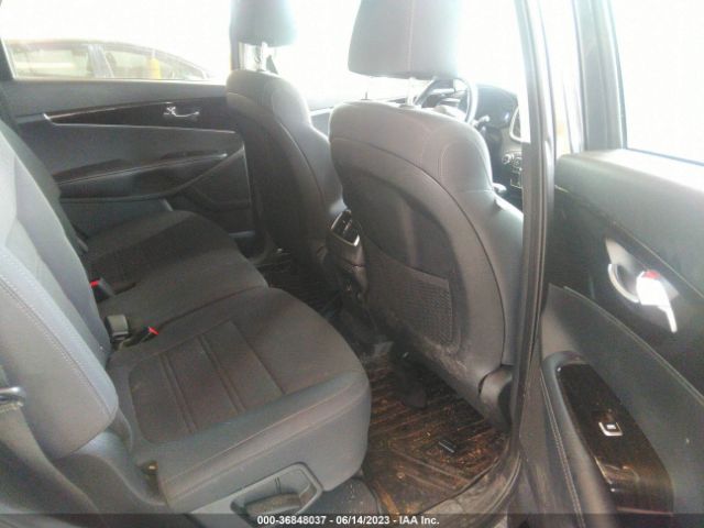 5XYPGDA32KG550825 KIA SORENTO LX