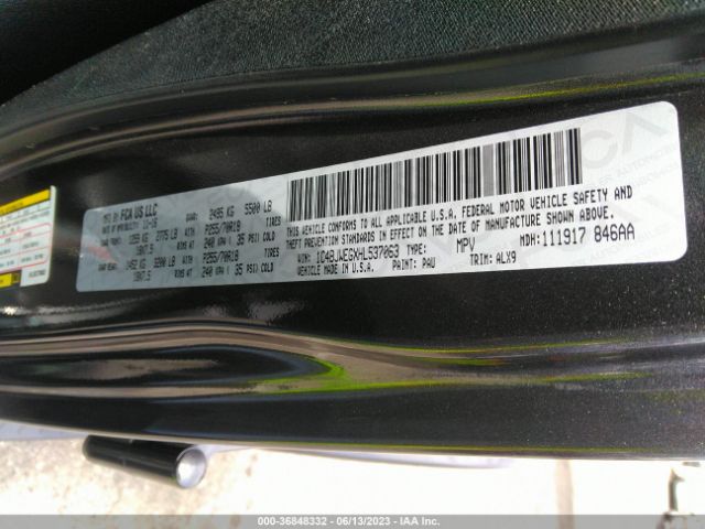 1C4BJWEGXHL537063 Jeep Wrangler Unlimited Sahara
