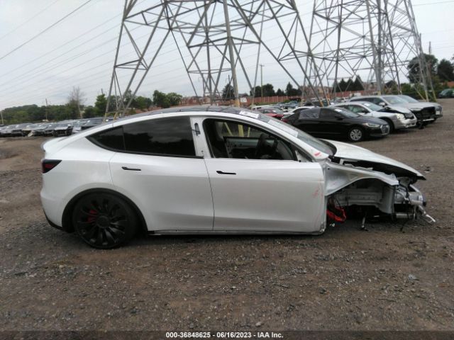 7SAYGDEF3NF533734 Tesla Model Y Performance