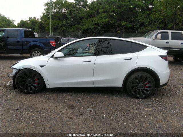 7SAYGDEF3NF533734 Tesla Model Y Performance