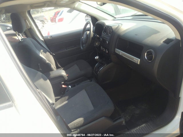 1C4NJDBB3GD631594 Jeep Compass Sport