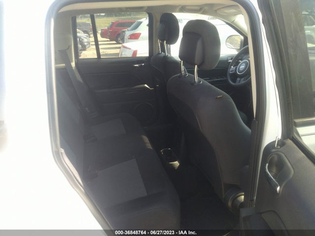 1C4NJDBB3GD631594 Jeep Compass Sport