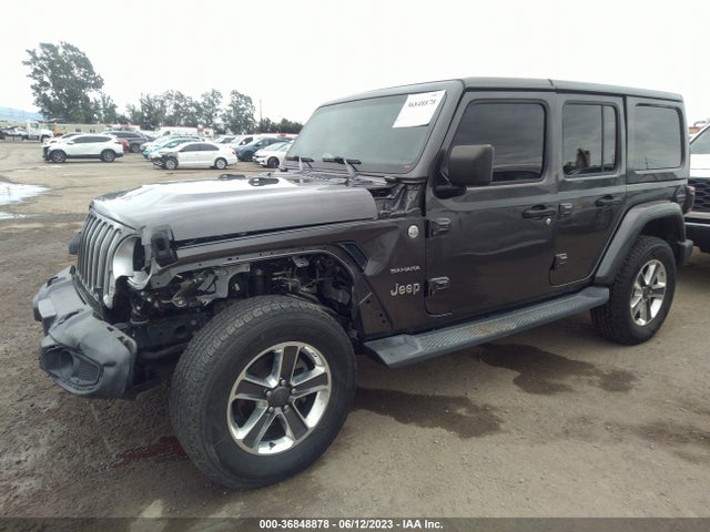 1C4HJXENXJW246114 Jeep Wrangler Unlimited Sahara