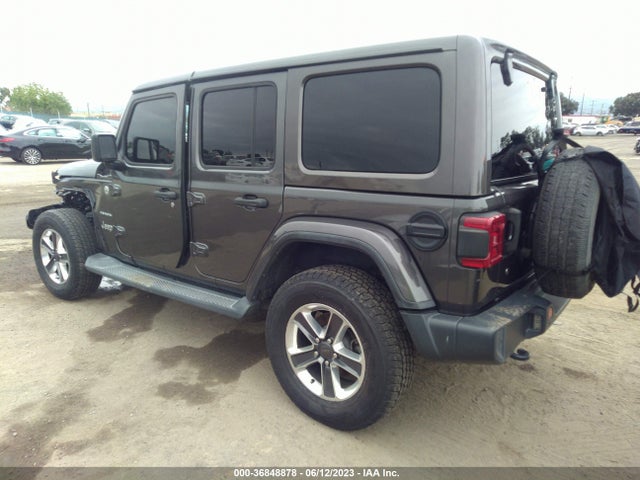 1C4HJXENXJW246114 Jeep Wrangler Unlimited Sahara