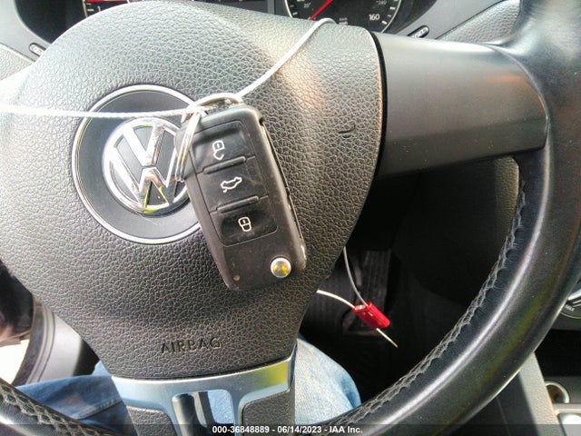 3VWL17AJ8EM324518 Volkswagen Jetta Sedan Sel