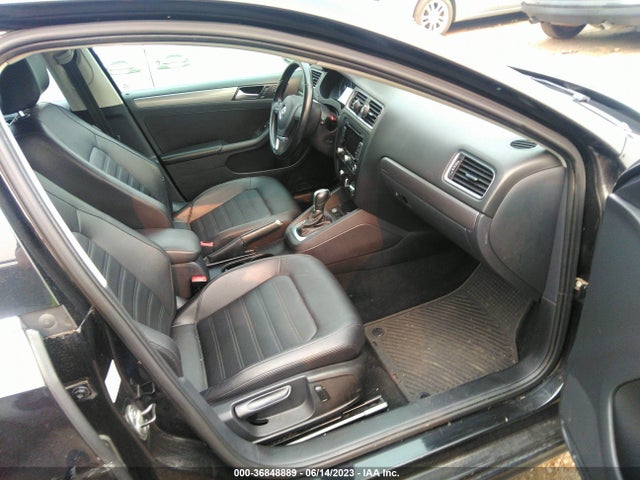 3VWL17AJ8EM324518 Volkswagen Jetta Sedan Sel