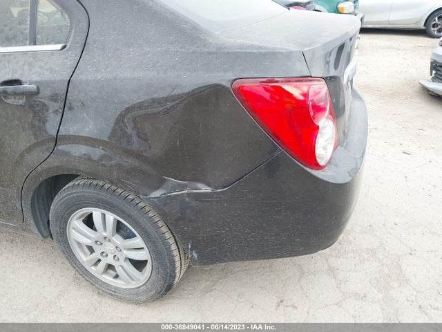 Chevrolet SONIC LT 2015 1G1JC5SH5F4158095 Image 6