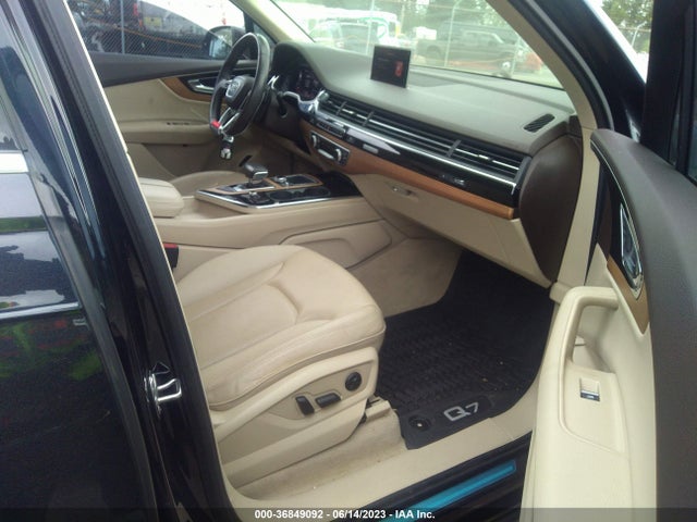 WA1LAAF75HD035118 Audi Q7 Premium Plus