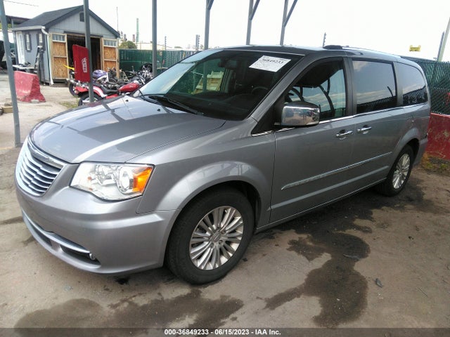 2C4RC1JG3GR134100 Chrysler Town & Country Limited