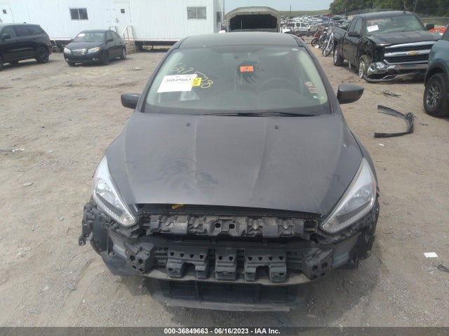 Ford FOCUS SE 2018 1FADP3F21JL269623 Image 4