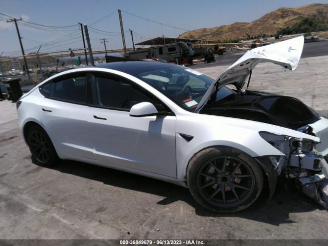 5YJ3E1EA8PF397992 Tesla MODEL 3