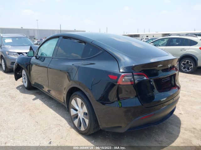 7SAYGDEE5NF321859 Tesla Model Y Long Range