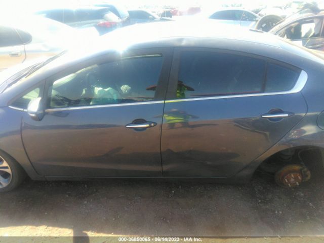 KNAFZ4A88G5574092 KIA FORTE EX
