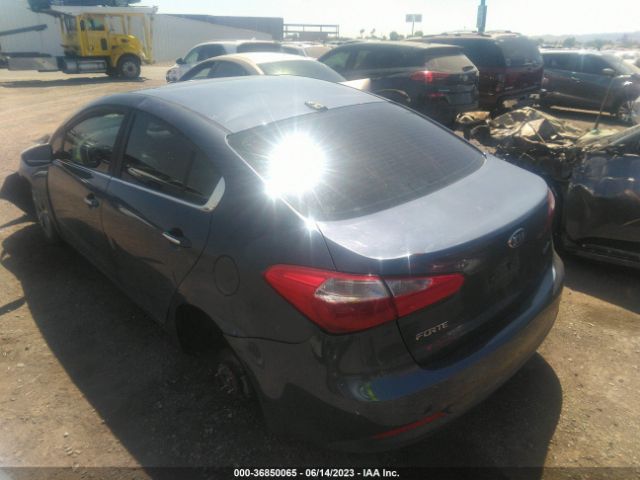 KNAFZ4A88G5574092 KIA FORTE EX