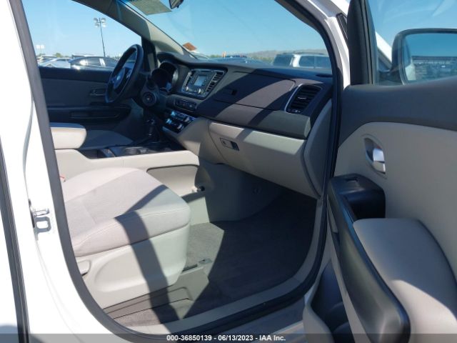 KNDMB5C16H6245701 KIA SEDONA LX