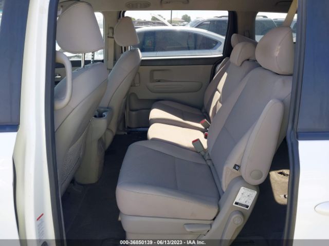 KNDMB5C16H6245701 KIA SEDONA LX