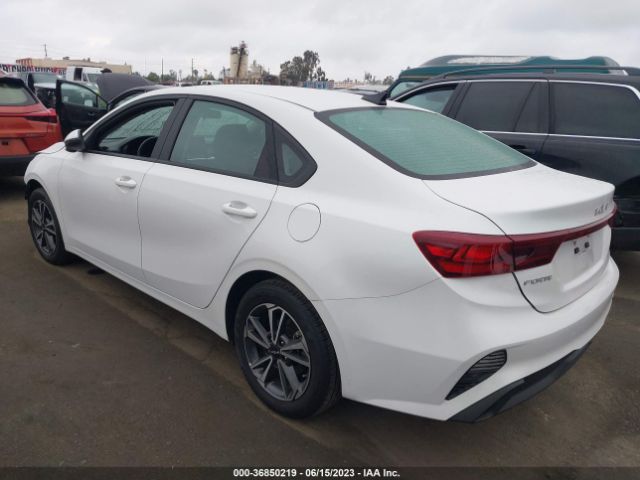 3KPF24AD5NE478202 KIA Forte Lxs
