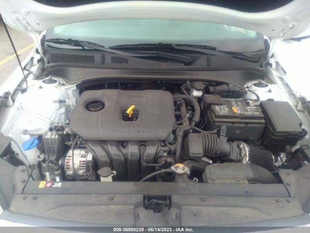 3KPF24AD8ME404075 KIA Forte Lxs