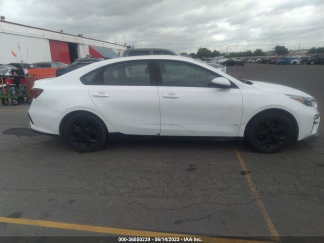 3KPF24AD8ME404075 KIA Forte Lxs