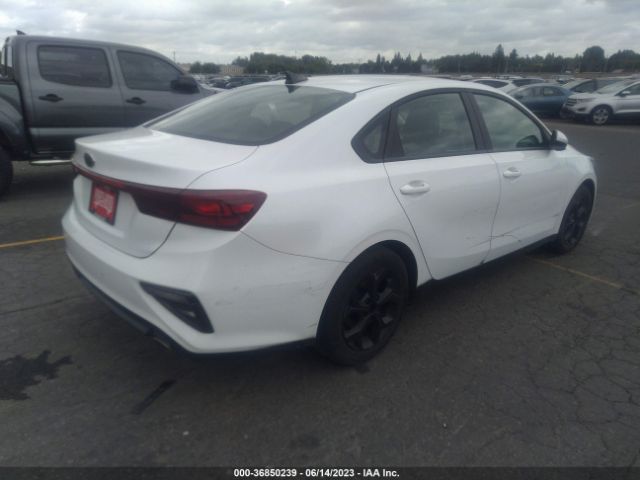3KPF24AD8ME404075 KIA Forte Lxs