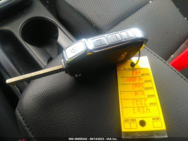 KNDJ23AU1M7141321 KIA SOUL LX