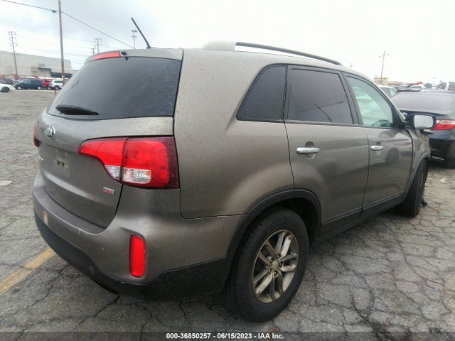 2015 KIA SORENTO LX VIN: 5XYKT4A6XFG658079