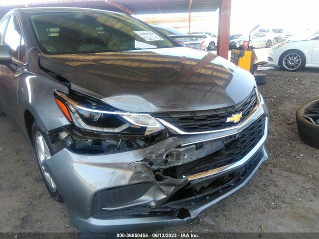 Chevrolet CRUZE LT 2018 1G1BE5SM2J7196337 Image 12
