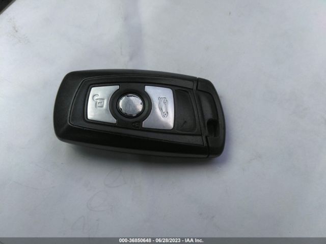WBA3B1G52FNT05300 BMW 3 Series 320i