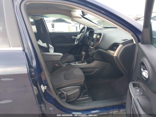 1C4PJLCB5FW554103 Jeep Cherokee Latitude