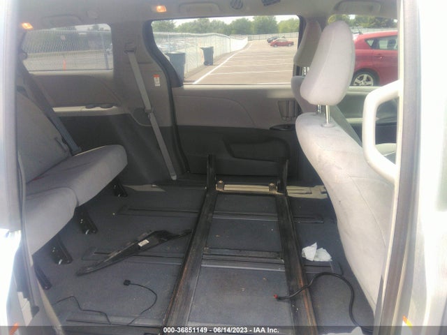 Toyota Sienna L 2019 5TDZZ3DC6KS003472 Image 8