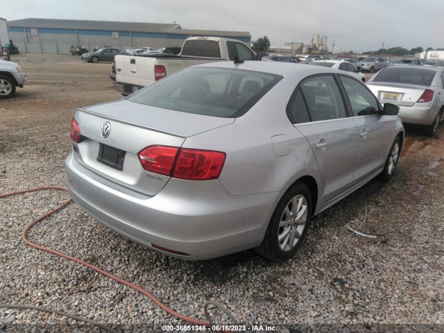 2013 VOLKSWAGEN JETTA SEDAN SE W/CONVENIENCE/SUNROOF VIN: 3VWDP7AJXDM376122
