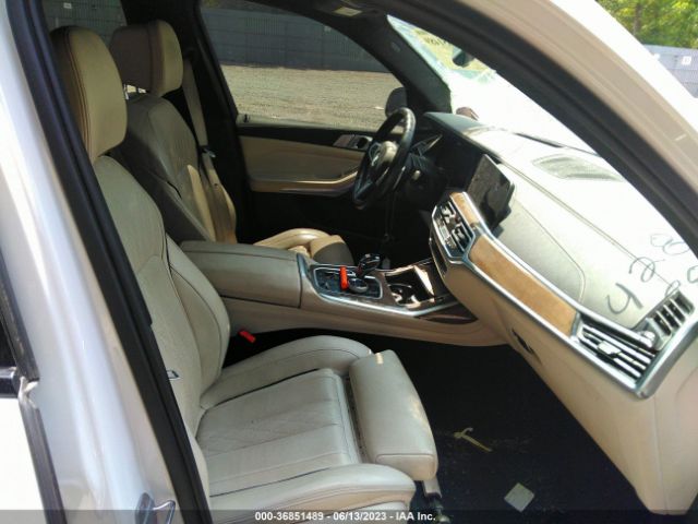 5UXCX6C09L9B15382 BMW X7 M50i