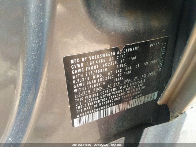 2011 VOLKSWAGEN TIGUAN S VIN: WVGAV7AX0BW555777