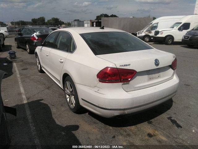1VWBT7A33FC005148 Volkswagen Passat 1.8t Se W/sunroof & Nav