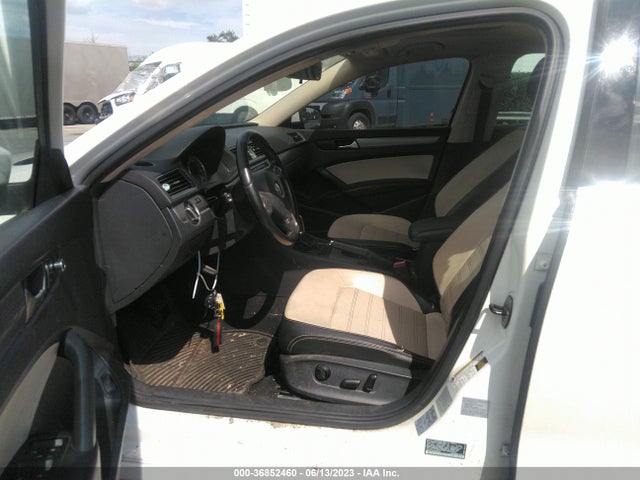 1VWBT7A33FC005148 Volkswagen Passat 1.8t Se W/sunroof & Nav