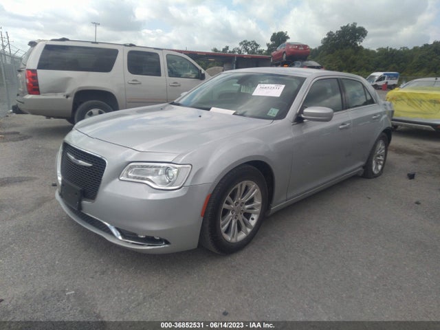 Chrysler 300 Touring 2019 2C3CCAAG3KH755460 Image 2