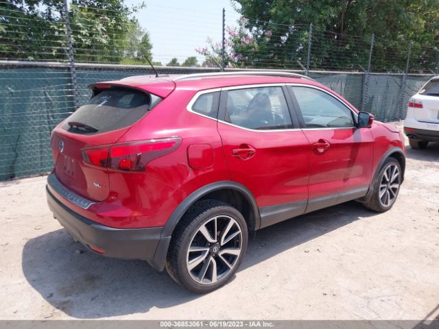 JN1BJ1CP2HW009122 Nissan Rogue Sport Sl