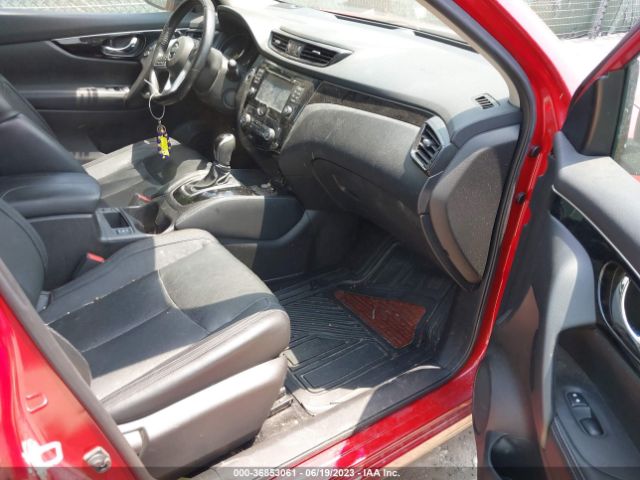 JN1BJ1CP2HW009122 Nissan Rogue Sport Sl