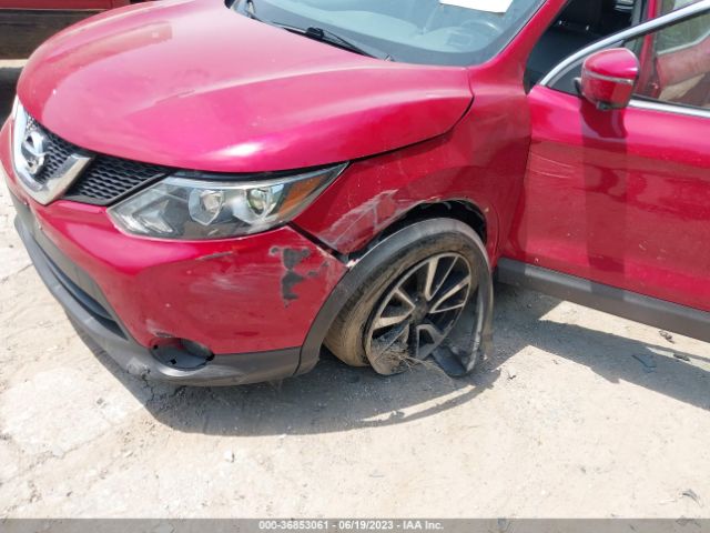 JN1BJ1CP2HW009122 Nissan Rogue Sport Sl