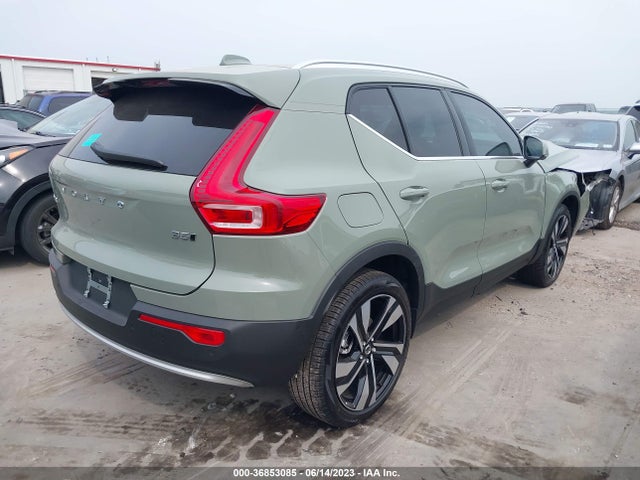 2023 VOLVO XC40 ULTIMATE BRIGHT THEME VIN: YV4L12UA0P2077858