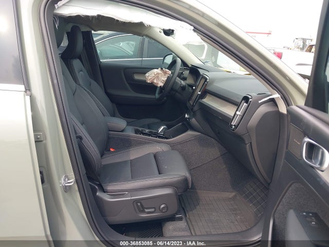 2023 VOLVO XC40 ULTIMATE BRIGHT THEME VIN: YV4L12UA0P2077858