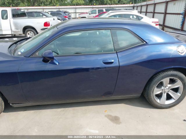 2C3CDZAG6GH108330 Dodge Challenger Sxt