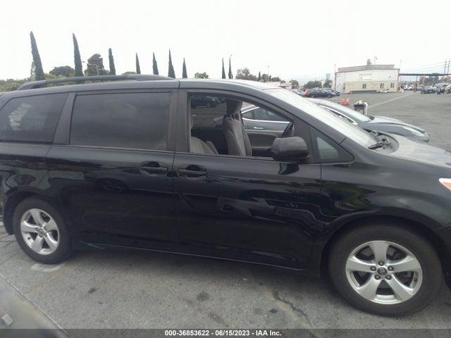 Toyota SIENNA LE 2019 5TDKZ3DC3KS004581 Image 13